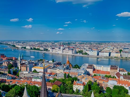 Hungary_Budapest_shutterstock_517259029
