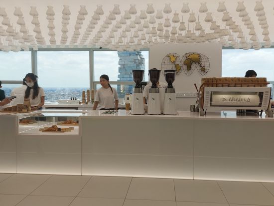 【早朝到着の方向け】ドンムアン空港orスワンナプーム空港お迎え+ピンクのカオマンガイ＋エラワン廟＋アイコンサイアム by JTB