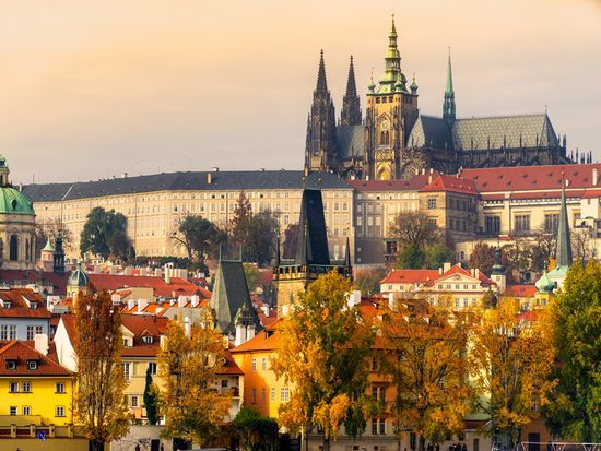 Czech_Republic_Prague_St_Vitus_Cathedral_Prague_Castle_shutterstock_344856878