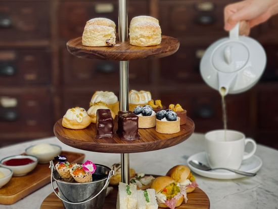 LINE_ALBUM_Afternoon Tea Set_250303_1