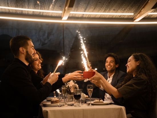 【2026年7月14日】パリ祭限定　セーヌ川ディナークルーズ　バトー・ムッシュ＜現地集合・解散＞