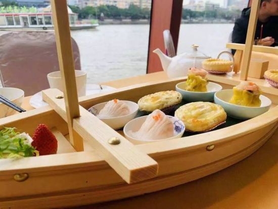 広州珠江デイクルーズ 珠江を眺めながら本場点心を堪能！＜モーニングティー付き＞