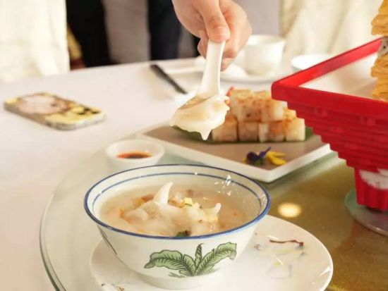 広州珠江デイクルーズ 珠江を眺めながら本場点心を堪能！＜モーニングティー付き＞