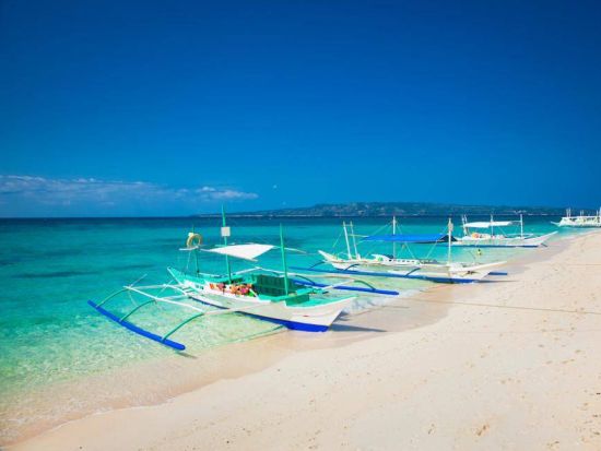 ボラカイ島 アイランドホッピングツアー！人気ビーチめぐり＆シュノーケリング＜ボラカイ島発／英語ガイド／昼食付き＞