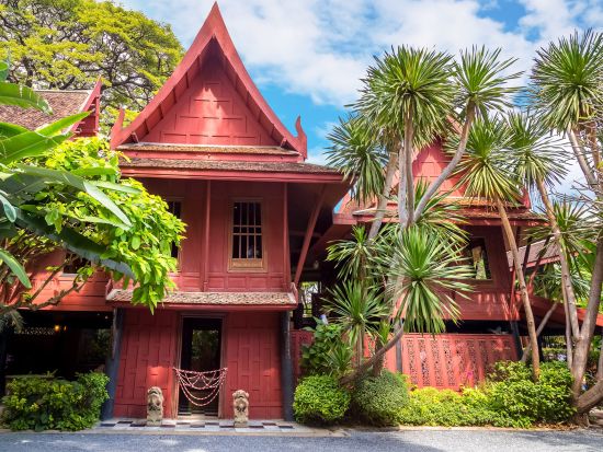 【帰国日プラン】ザ・サイアムでアフタヌーンティー＋ジム・トンプソンの家＋シーナカリン鉄道市場　スワンナプーム空港お送り＜日本語ガイド／専用車＞ by JTB