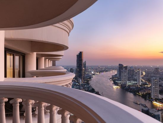 Tower Club Suite River View Balcony sunset 2