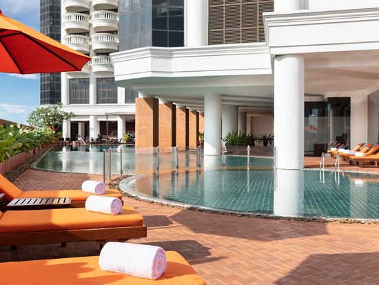 59 Swimming Pool Angle 2