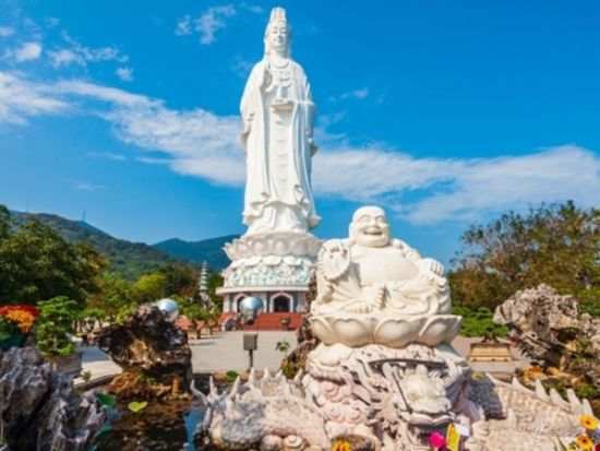 ソンチャマリーナ海風クルーズ＆サントリーニ風カフェ　青と白の絶景フォト旅♪＜ダナン発着／日本語ガイド／貸切or混乗＞