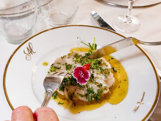 ブラッスリー・モラード（Brasserie MOLLARD）食事券＆事前予約　オペラエリアの伝統的なフレンチの人気店＜3コース＞