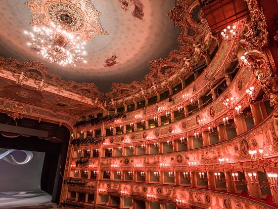Italy_Venice_Teatro La Fenice_pixta_85876613_M