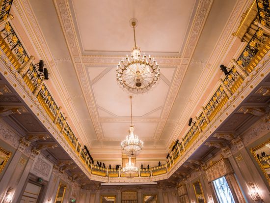 Italy_Venice_Teatro La Fenice_pixta_85876625_M