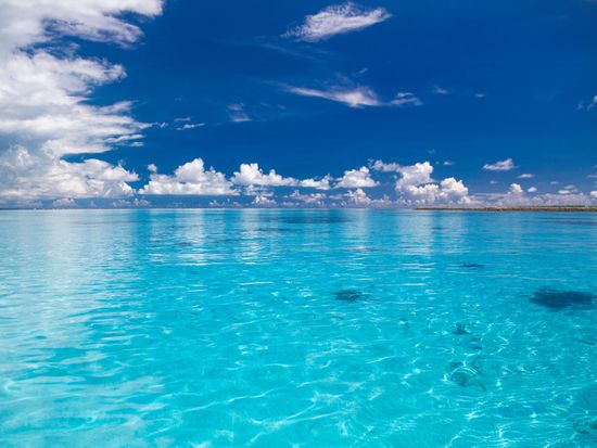 Okinawa_Sea_AdobeStock_249252104