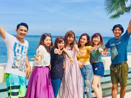 ジンベイザメシュノーケリング＆セブ随一のスミロン島ツアー＜映える限定リゾート入場可／スパ付きプラン有り／日本語ガイド／送迎有＞