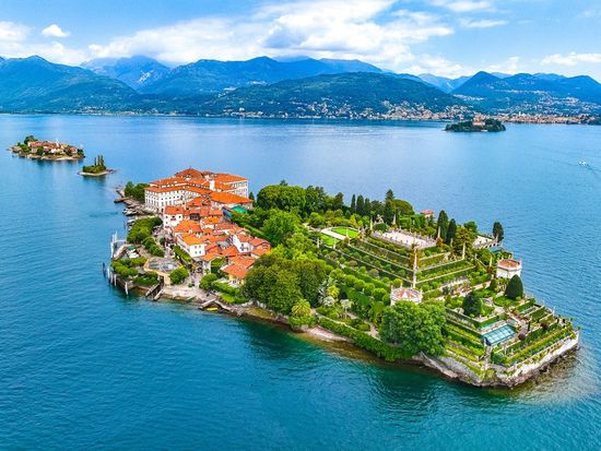 Aerial view of Isola Bella,, Italy_AdobeStock_564958767