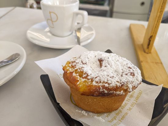 フィレンツェ街歩きストリートフードツアー 話題の名店への優先入場付き＜約3時間／英語ガイド＞