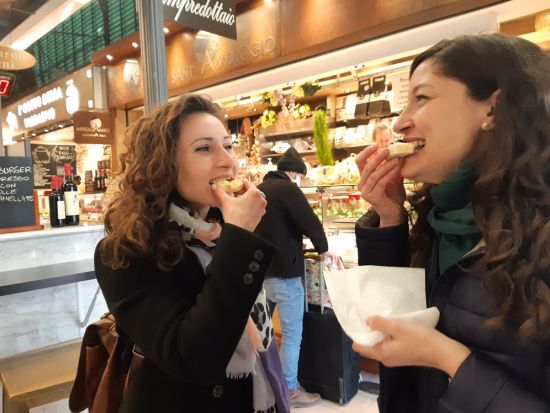 フィレンツェ街歩きストリートフードツアー 話題の名店への優先入場付き＜約3時間／英語ガイド＞