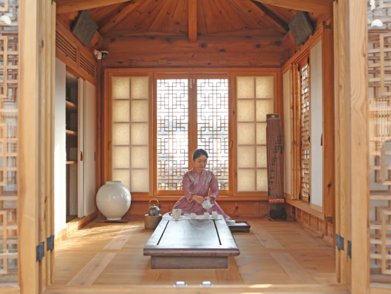 楽古斎で韓国伝統文化体験ツアー　韓服で学ぶ茶礼プランor4種伝統酒試飲＜英語・韓国語＞