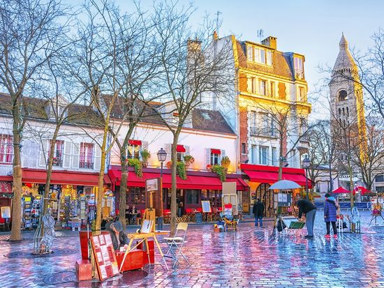 France_Paris_Montmartre_shutterstock_573294628
