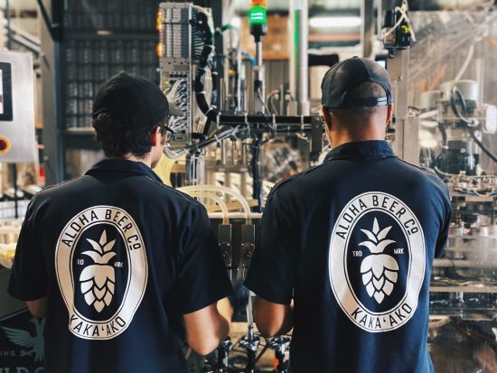 アロハ・ビア・カンパニー醸造所見学ツアー　カカアコ発人気クラフトビールブランドを見学！4種テイスティング付き＜英語／カカアコ＞