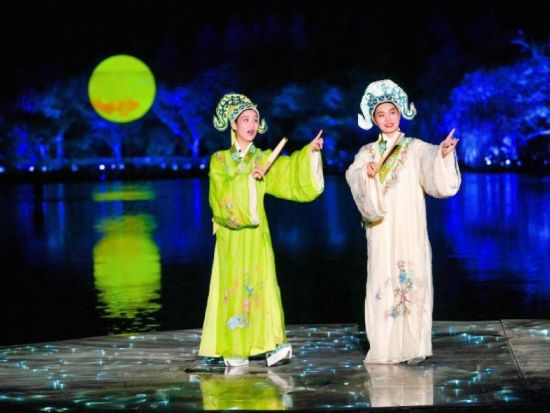 杭州西湖「最も記憶に残るのは杭州（最憶是杭州）」公演チケット予約　伝統×映像美が融合した幻想的な水上ショー