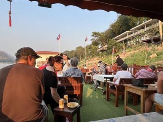 メコン川サンセットクルーズ　夕陽に包まれるルアンパバーンの絶景を堪能！＜混載または貸切／英語／ルアンパバーン発＞