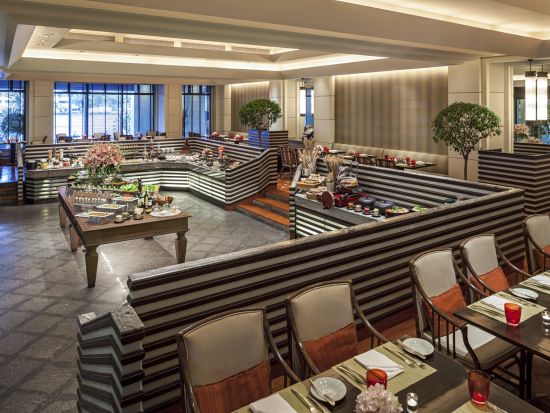 5つ星ホテル「ザ・ペニンシュラ・バンコク」食事券＆事前予約サービス ＜インターナショナルビュッフェ／朝食または夕食＞