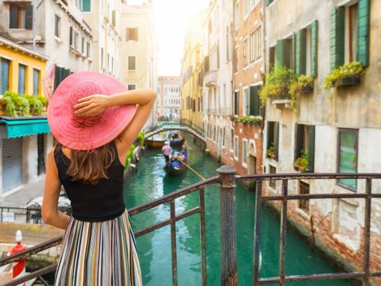 ミラノ発で行く！ヴェローナ＆ヴェネツィア日帰りツアー＜列車利用／英語ガイド＞