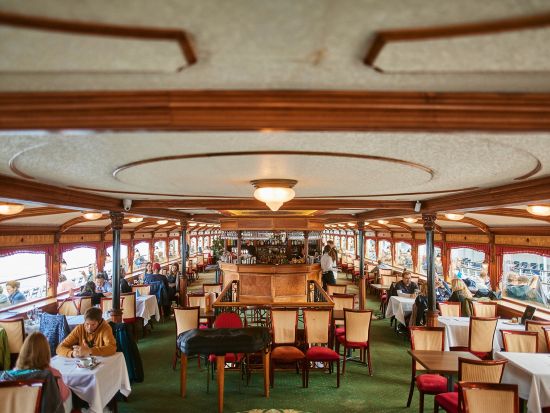 ドナウ川ブランチクルーズ　船上から楽しむ料理とブタペストの景観美 ＜6～1月／飲み放題プランあり／ブタペスト発＞