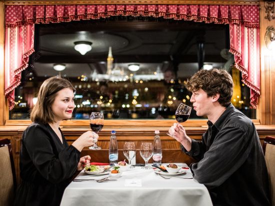 ドナウ川　ナイトクルーズ ＜22時出発／ブダペスト発＞