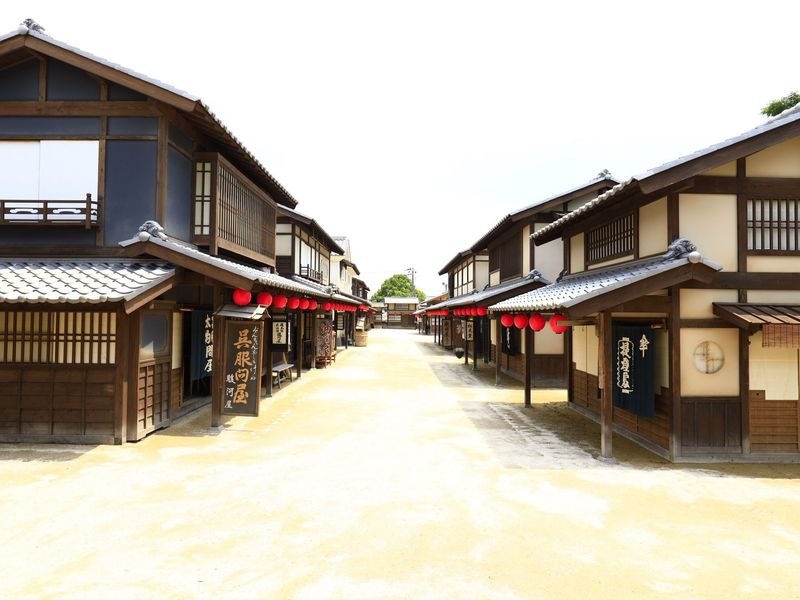 963XZ_a17efd6c-616c-4e42-843c-eb