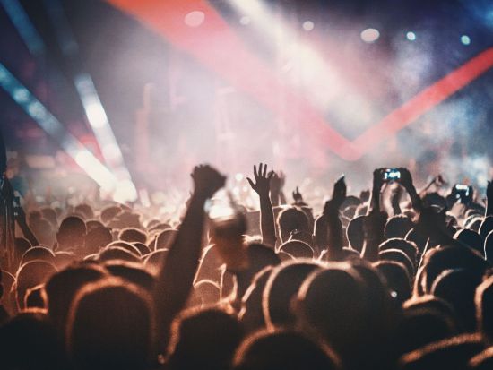 バンコク市内⇔インパクトアリーナ送迎シャトル　【EXO】ライブに最適・楽々アクセス！＜往復または復路のみ／貸切プランあり＞