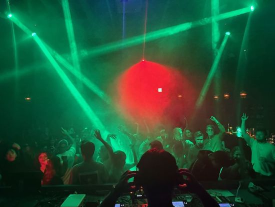 「メルト（MELT）」VIPシート事前予約　釜山の人気クラブもVIP席確約でスムーズに入店！＜1～6名／ドリンク付き／海雲台＞