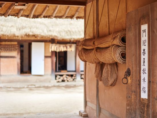 Folk Village_韓国民俗村_AdobeStock_203867299