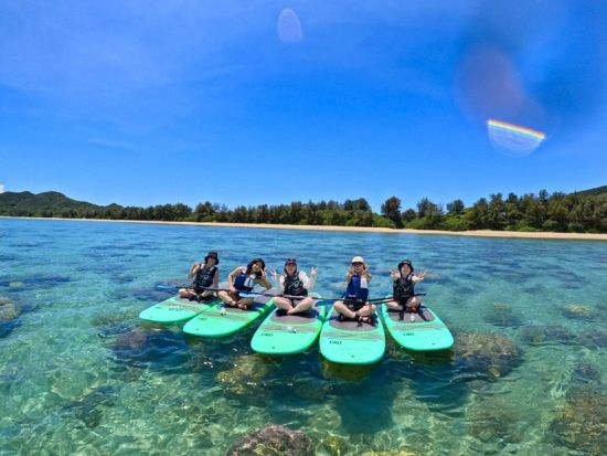 奄美大島〈お得なセットプラン〉【SUP+シュノーケル】奄美大島の美しい水中世界を楽しもう！ドローン撮影無料！お一人様も可能（2時間）by 奄美シーランド