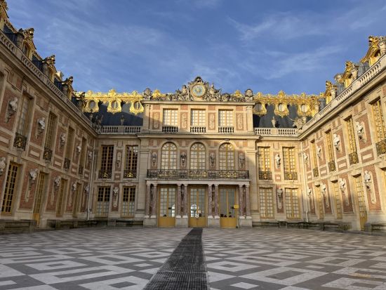 【到着日におすすめ】空港から行く！ベルサイユ宮殿 午前観光ツアー　集合場所まで専用車にてお送り＜日本語／シャルル・ド・ゴール空港発＞