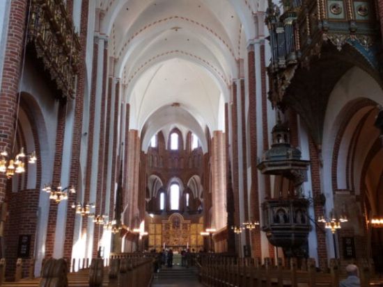 おすすめガイド ウィンザー庸子さんがご案内 世界遺産ロスキレ大聖堂 半日観光ツアー＜貸切／午前／コペンハーゲン発＞