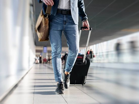 Airport_AdobeStock_190232273