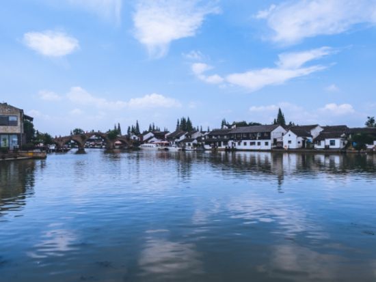 上海江南の水郷・朱家角（シュカカク）半日観光ツアー＜日本語ガイド／午前 or 午後／混載／上海発＞