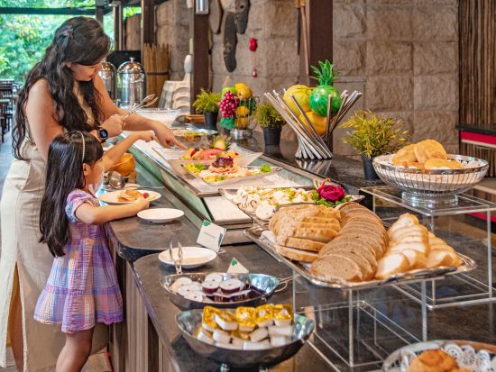 【早朝空港お迎え付き】マンダイ レインフォレスト リゾート by バンヤンツリー宿泊ツアー　動物園＋動物との朝食付き！ナイトサファリプランあり＜英語ドライバー＞