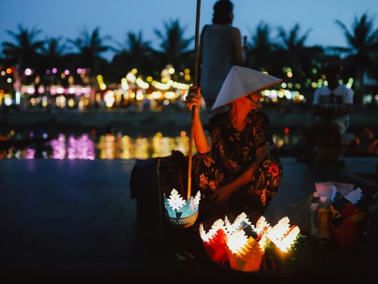 ホーチミンからの航空券付き！バーナーヒルズ＆ホイアン夜景ツアー　ゴールデンブリッジ＋サクラレストラン夕食付プランあり＜日本語ガイド／片道or往復／＞
