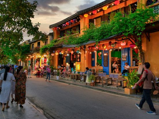 ホーチミンからの航空券付き！バーナーヒルズ＆ホイアン夜景ツアー　ゴールデンブリッジ＋サクラレストラン夕食付プランあり＜日本語ガイド／片道or往復／＞