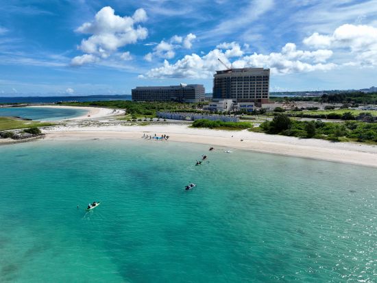 幻の島「ユニの浜」シーカヤックツアー 感動の絶景を堪能！のんびり自由時間で写真もたくさん撮れる 初心者や家族連れも大歓迎＜写真データ付／2時間／宮古島＞