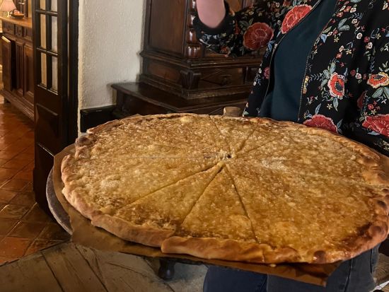 中世の村ペルージュ 半日観光ツアー　老舗店のガレットとシードル付き ＜貸切／日本語アシスタント付きあり／リヨン発＞