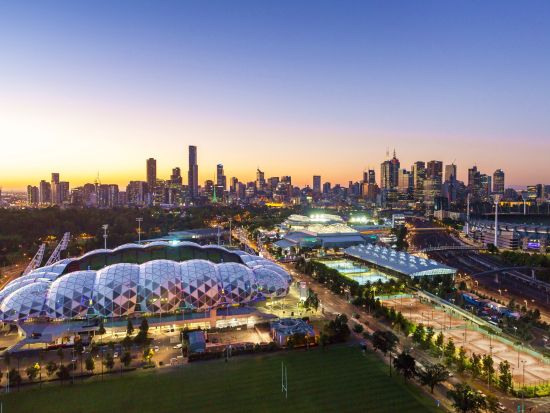 MCGスポーツ観戦＆施設見学ツアー　現地ガイドと一緒にオージールールズフットボールまたはクリケットを観戦！＜軽食付／英語ガイド／メルボルン発＞