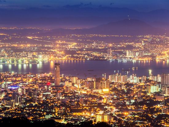 Malaysia_Penang_Penang Hill_night view_pixta_41669117