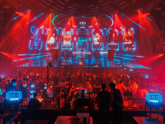 「WORLD HOUSE（ワールドハウス）」事前予約　パタヤの人気クラブもVIP席確約でスムーズに入店！ ＜1～6名／ドリンク付き／パタヤ第3通り＞