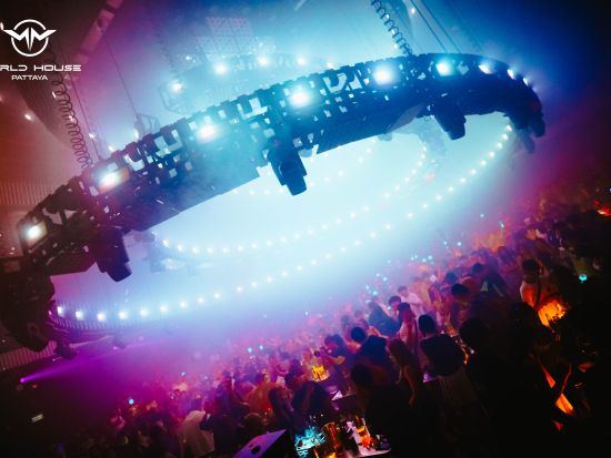 「WORLD HOUSE（ワールドハウス）」事前予約　パタヤの人気クラブもVIP席確約でスムーズに入店！ ＜1～6名／ドリンク付き／パタヤ第3通り＞