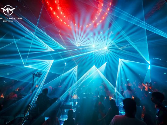 「WORLD HOUSE（ワールドハウス）」事前予約　パタヤの人気クラブもVIP席確約でスムーズに入店！ ＜1～6名／ドリンク付き／パタヤ第3通り＞