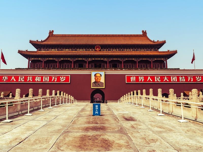 China_Beijing_Tiananmen Square_天安門広場_shutterstock_133697918