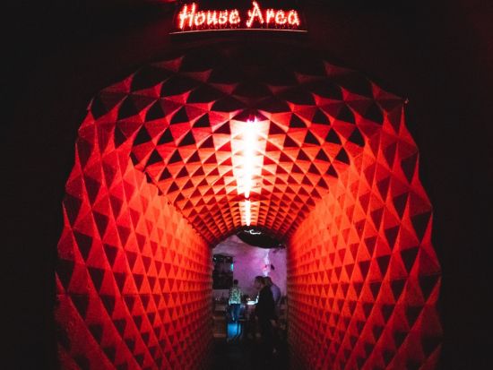 「Mixx Bangkok（ミクス バンコク）」事前予約　バンコクの人気クラブもVIP席確約でスムーズに入店！ ＜1～8名／ドリンク付き／チトロム＞